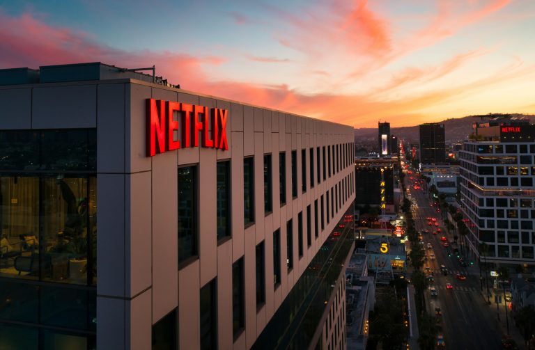 Netflix vs Hulu: A Side-by-Side Comparison of Content Libraries